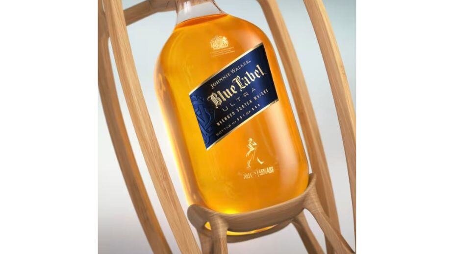 Diageo presenteert Johnnie Walker whisky in lichtgewicht flesverpakking