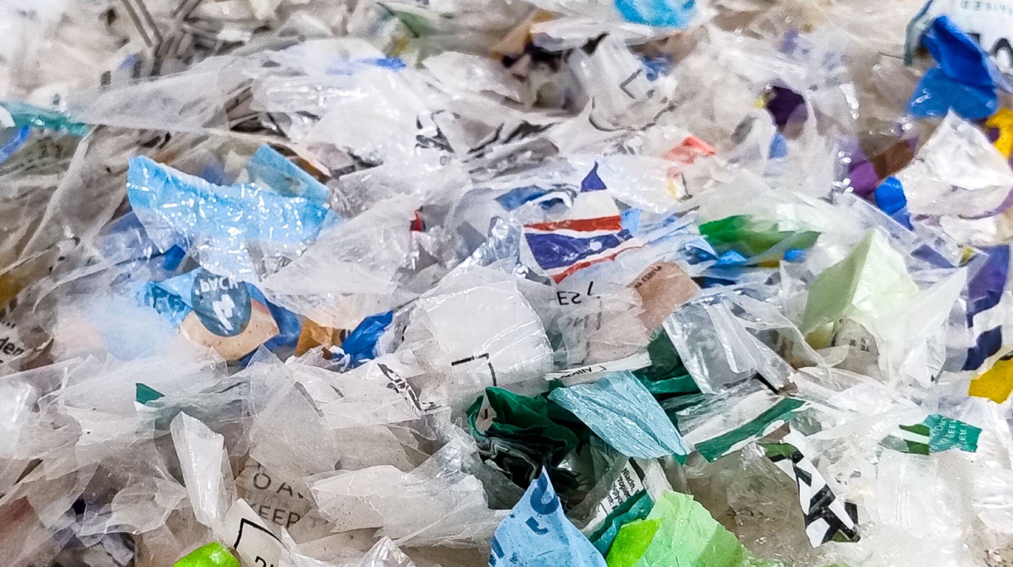 Nextek en Coveris werken samen aan recycling van voedselveilige plastic folie