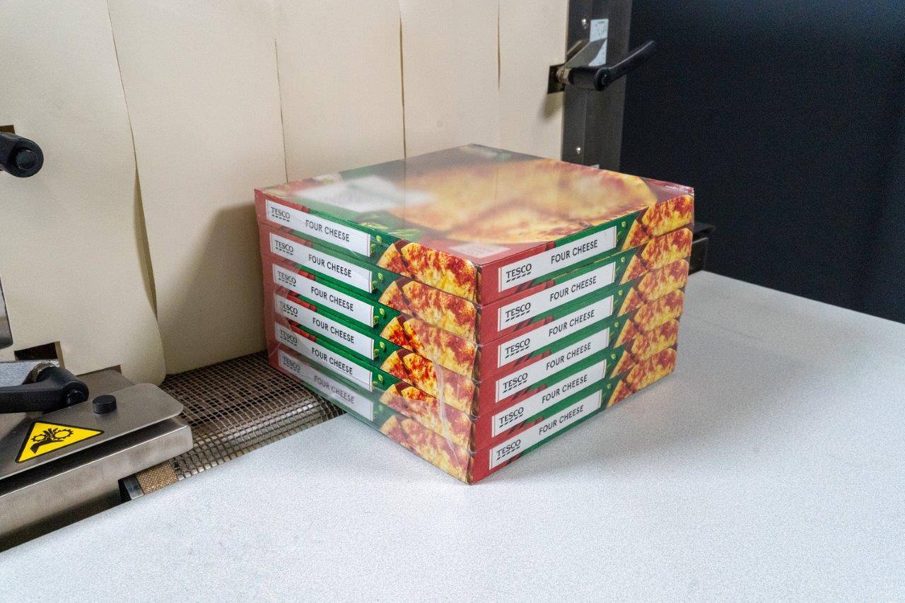 Sollas_VM2_25_Pizza dozen_in_stretch_banderol